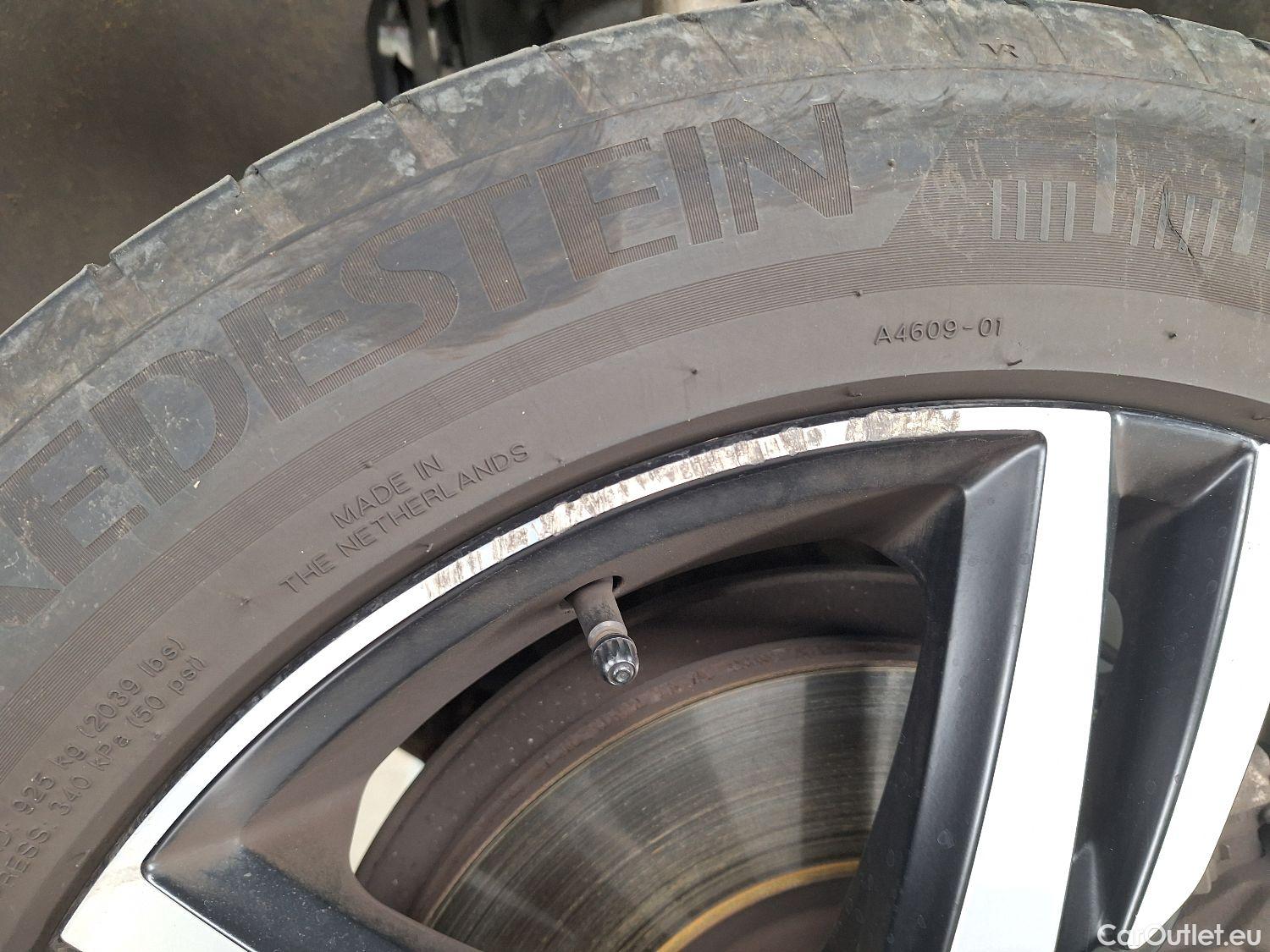  Volvo  XC60 Volvo,  '17 PHEV, Volvo  T6 Recharge Geartronic R-Design 5d #6