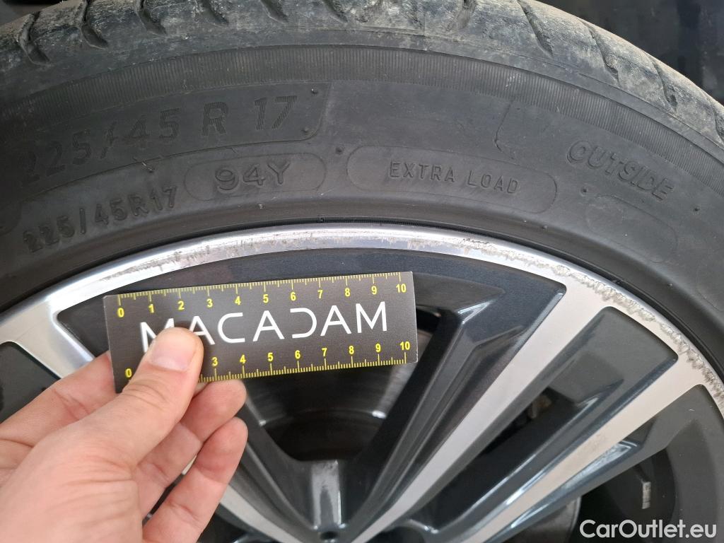  Bmw  Serie 1 BMW Série 1 / 2019 / 5P / Berline 116i DKG7 Business Design #22