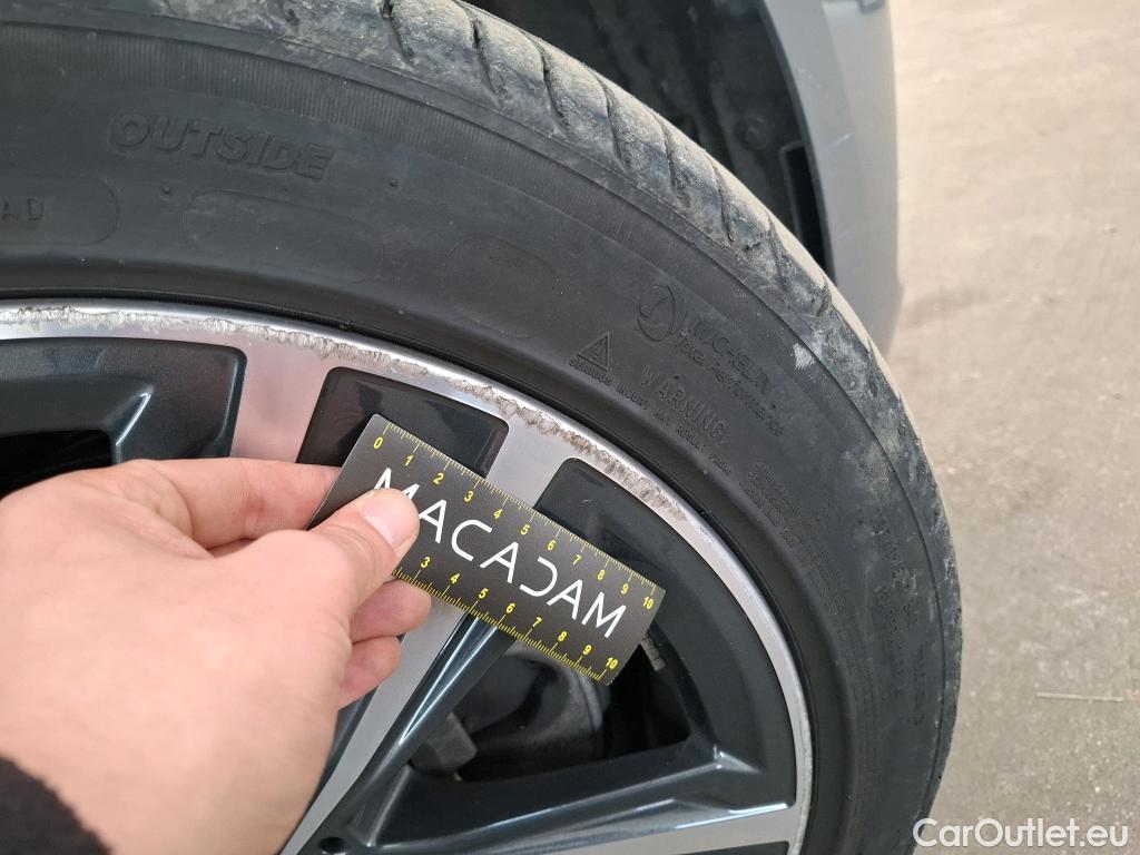  Bmw  Serie 1 BMW Série 1 / 2019 / 5P / Berline 116i DKG7 Business Design #23