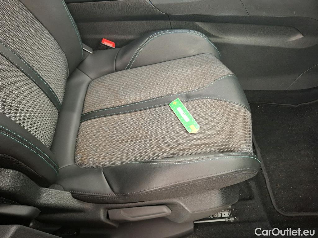  Peugeot  5008  Allure Pack 1.5 HDi 130CV BVA8 7 Sieges E6d #25