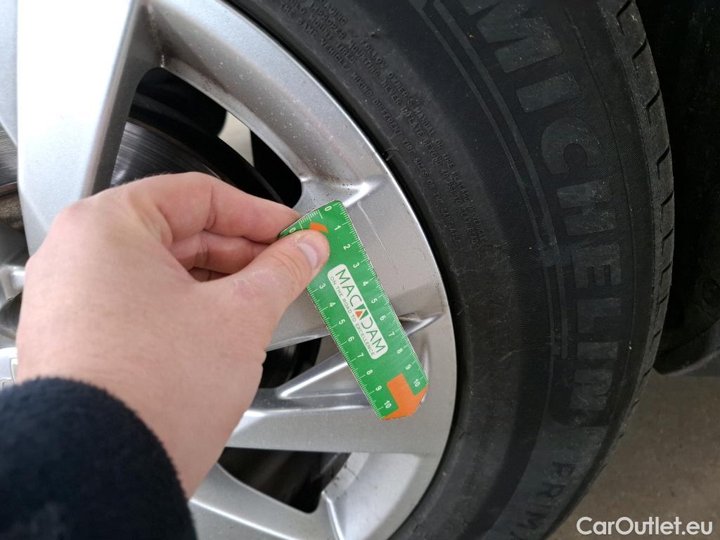  Peugeot  5008  Active Business 1.2 PureTech 130CV BVA8 7 Sieges E6d #24