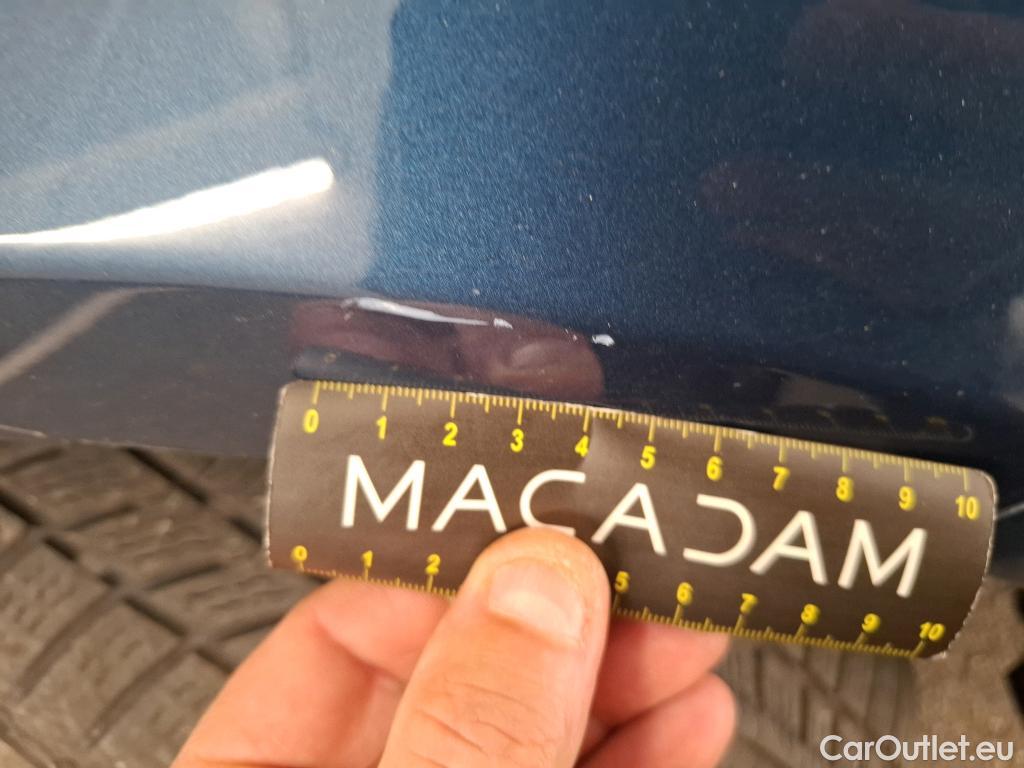  Mercedes  A-Klasse MERCEDES-BENZ Classe A Berline / 2018 / 4P / Berline A 180 d Business Line 8G-DCT #17