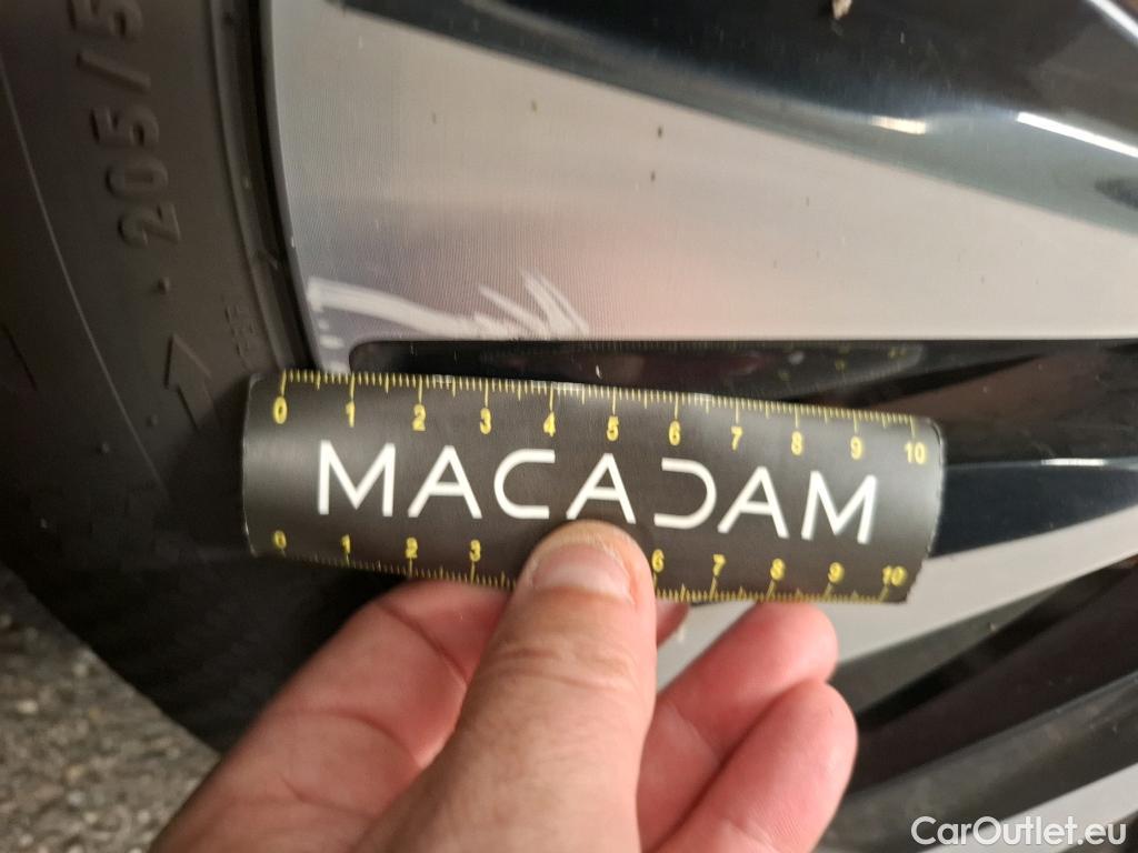  Mercedes  A-Klasse MERCEDES-BENZ Classe A Berline / 2018 / 4P / Berline A 180 d Business Line 8G-DCT #8