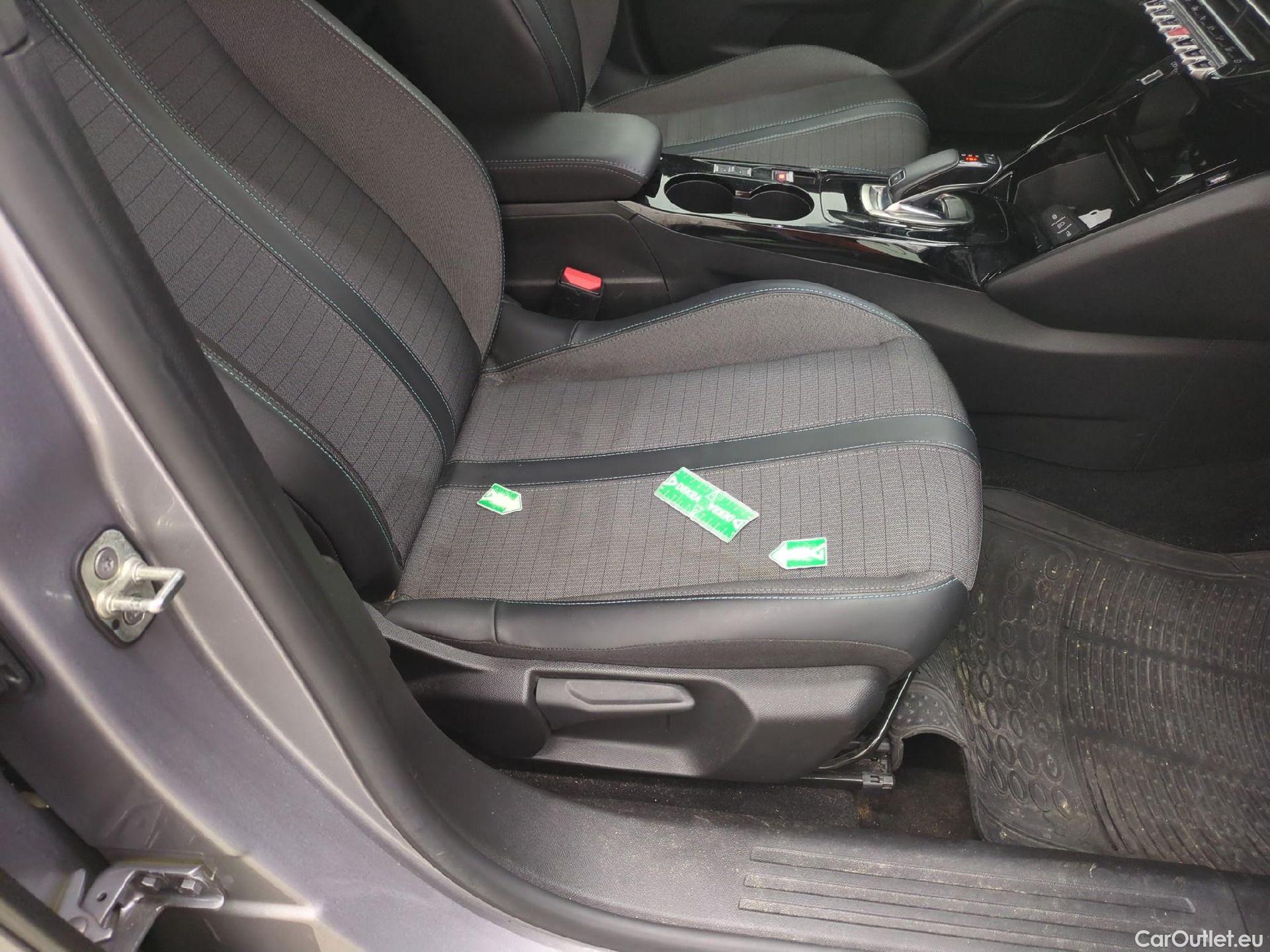  Peugeot  2008  Allure Business 1.2 PureTech 130CV BVA8 E6d #42