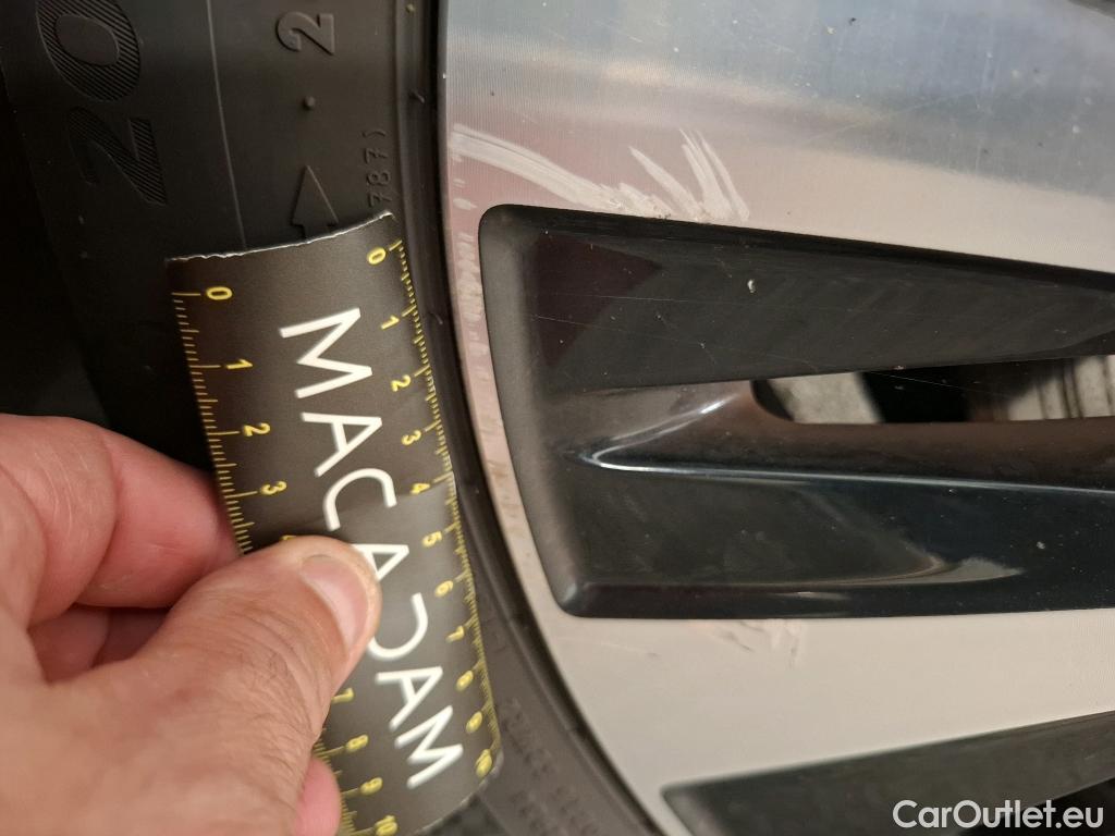  Mercedes  A-Klasse MERCEDES-BENZ Classe A Berline / 2018 / 4P / Berline A 180 d Business Line 8G-DCT #9