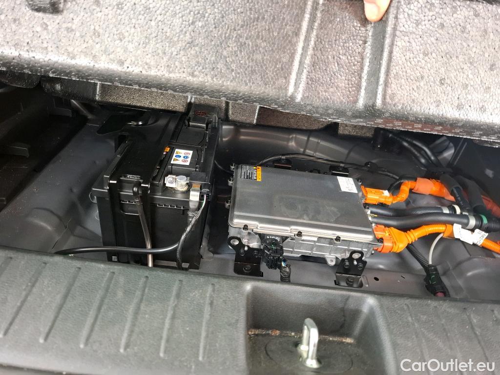  KIA  Sportage KIA  / 2021 / 5P / SUV 1.6 T-GDI 265 PHEV AUTO 4WD GT-LINE PREM #4