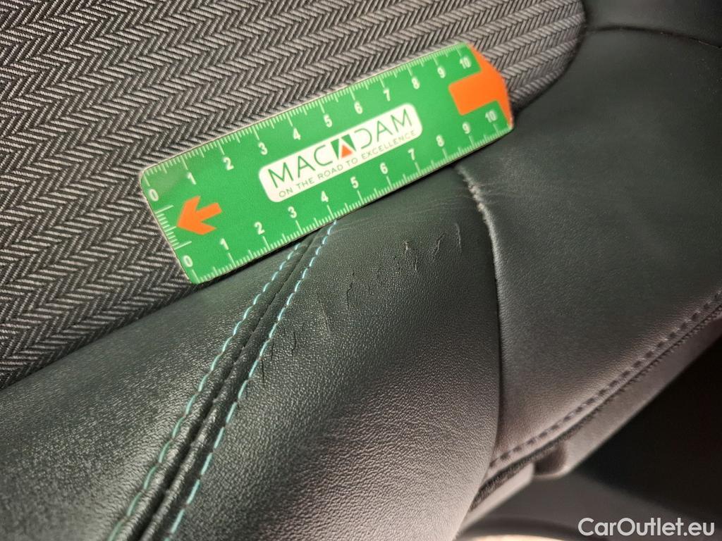  Peugeot  5008  Allure Pack 1.5 HDi 130CV BVA8 7 Sieges E6d #11