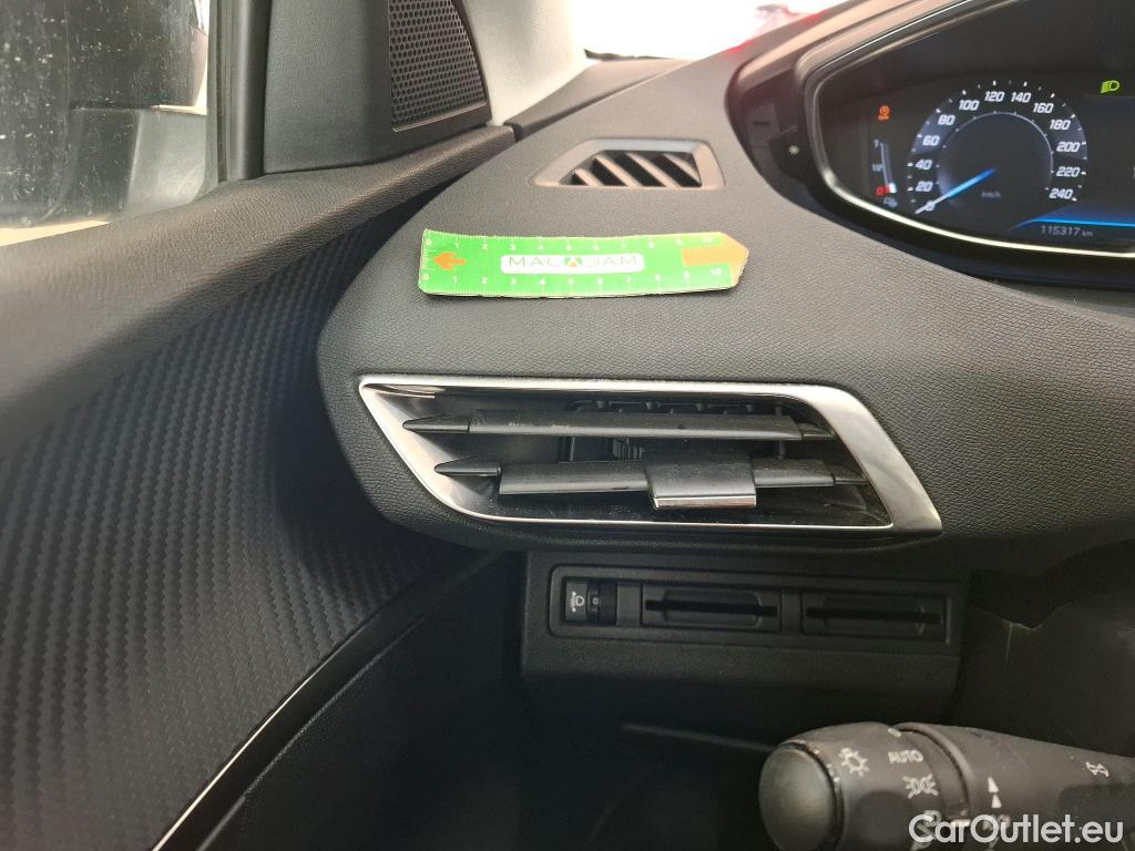  Peugeot  5008  Active Business 1.2 PureTech 130CV BVA8 7 Sieges E6d #1