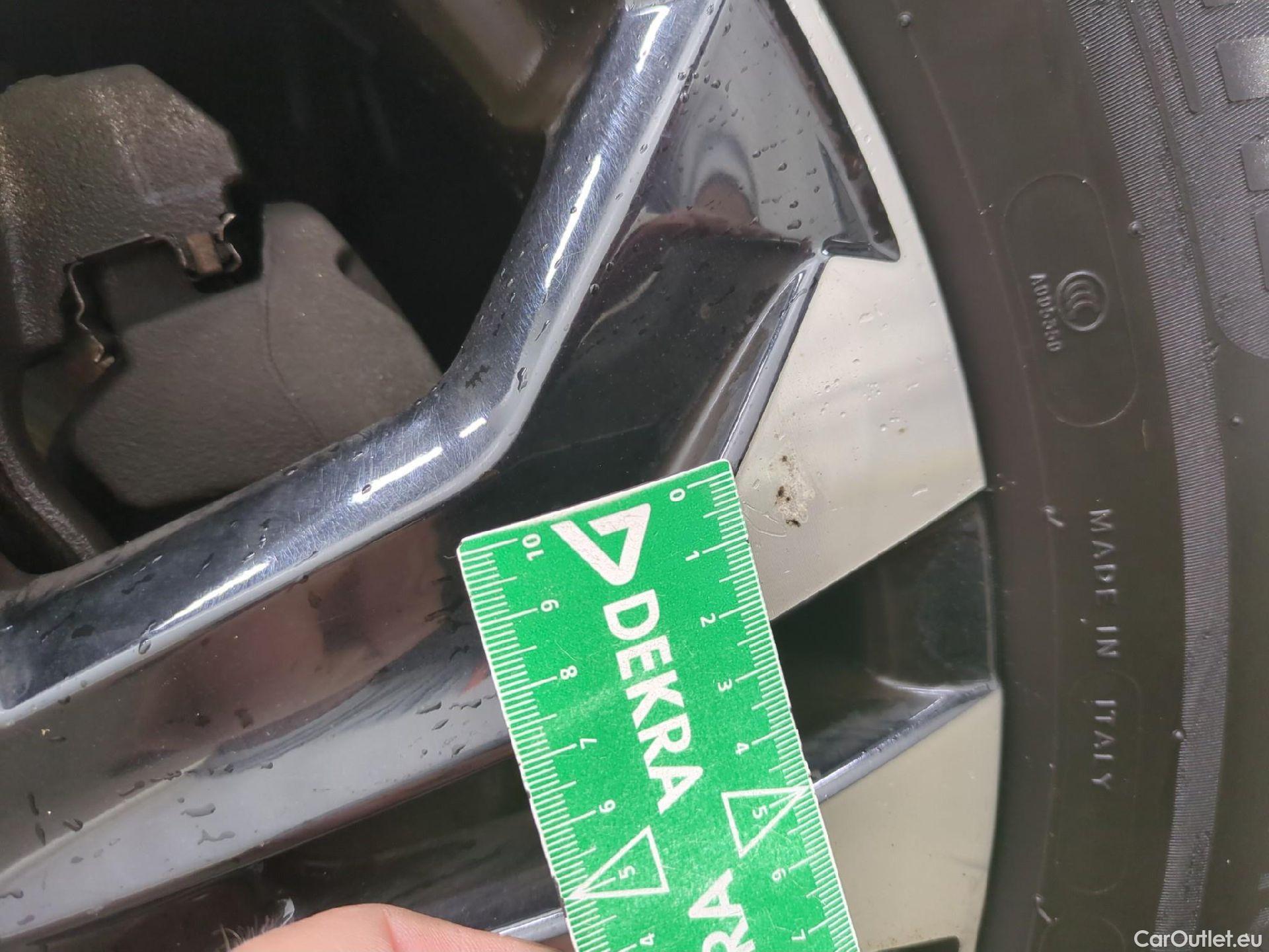  Peugeot  2008  Allure Business 1.2 PureTech 130CV BVA8 E6d #15