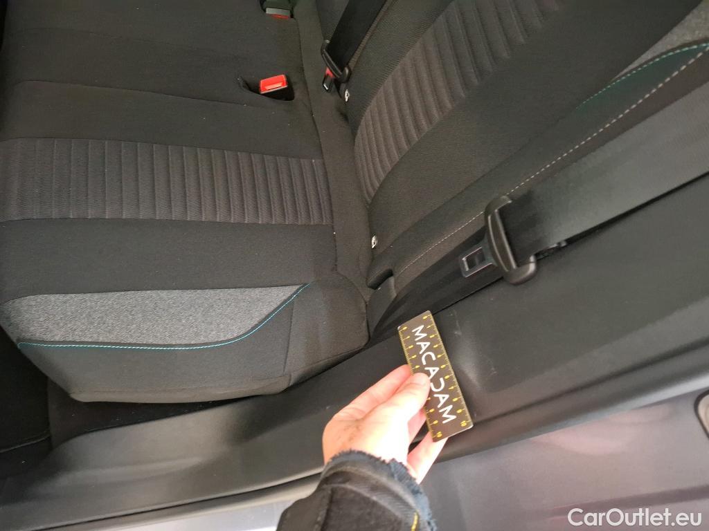  Peugeot  3008 PEUGEOT  / 2020 / 5P / SUV PureTech 130 S&S EAT8 Active Pack #1