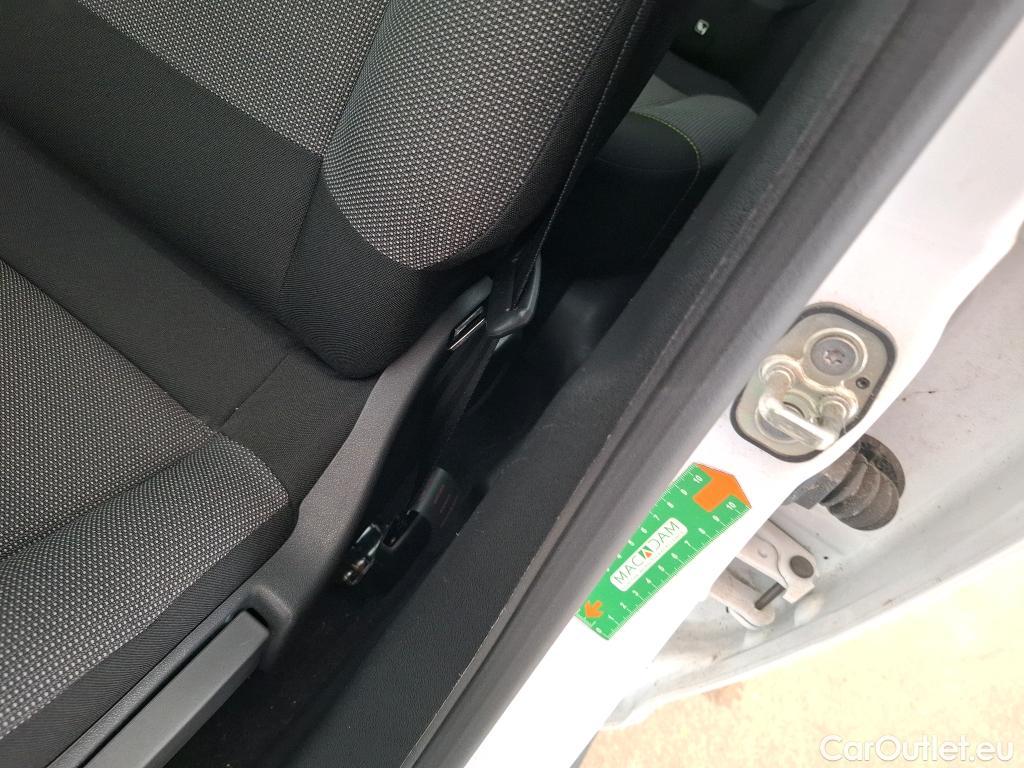  Citroen  C3 CITROEN  / 2016 / 5P / Berline PureTech 82 S&S BVM Feel Business #3