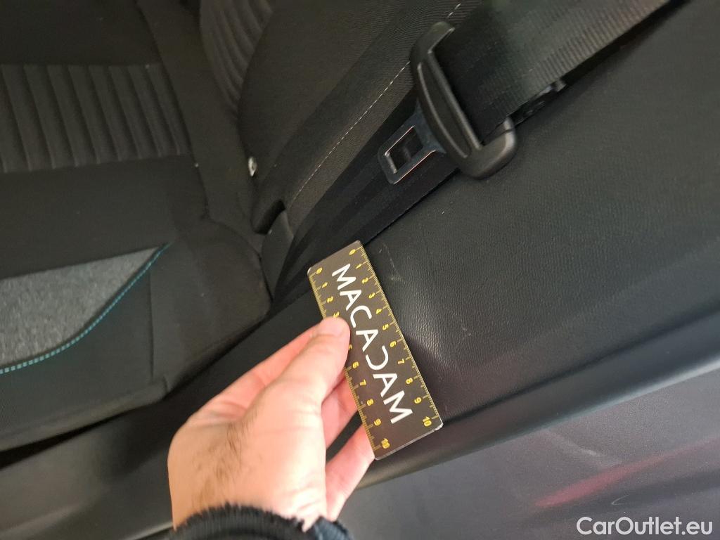  Peugeot  3008 PEUGEOT  / 2020 / 5P / SUV PureTech 130 S&S EAT8 Active Pack #2