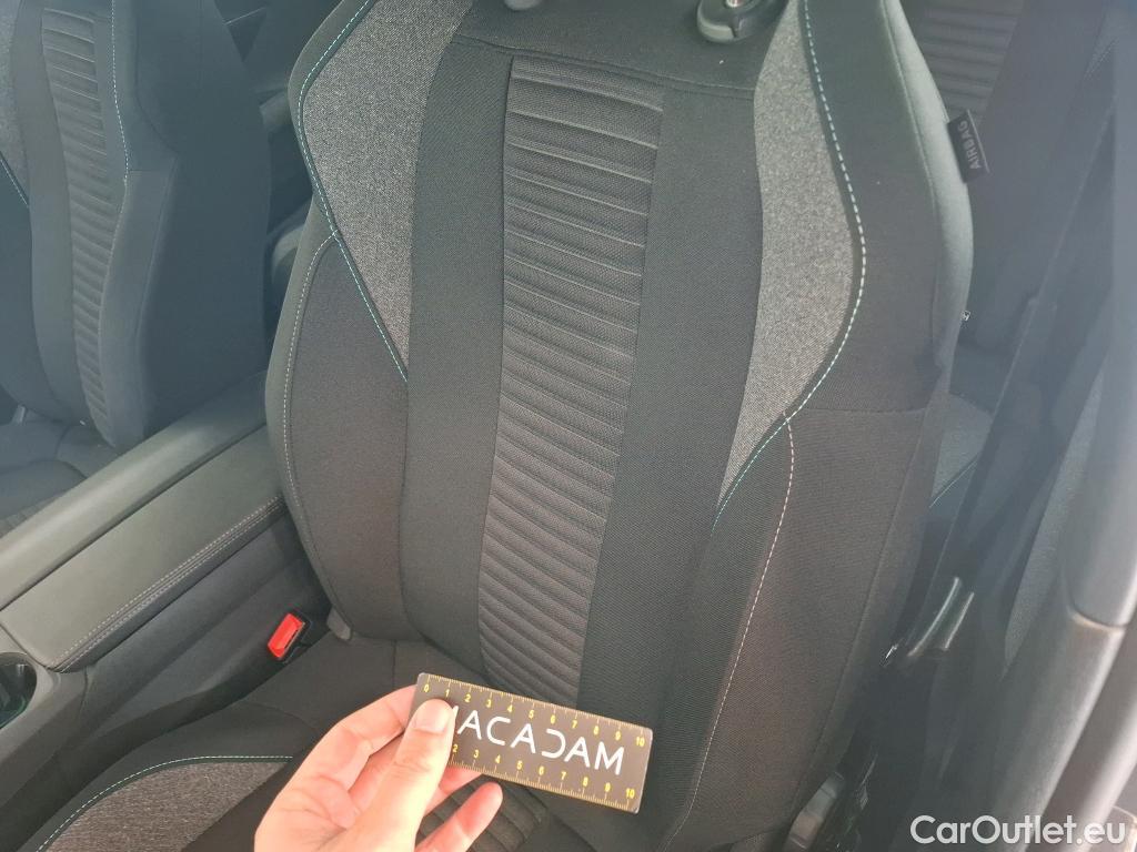  Peugeot  3008 PEUGEOT  / 2020 / 5P / SUV PureTech 130 S&S EAT8 Active Pack #9