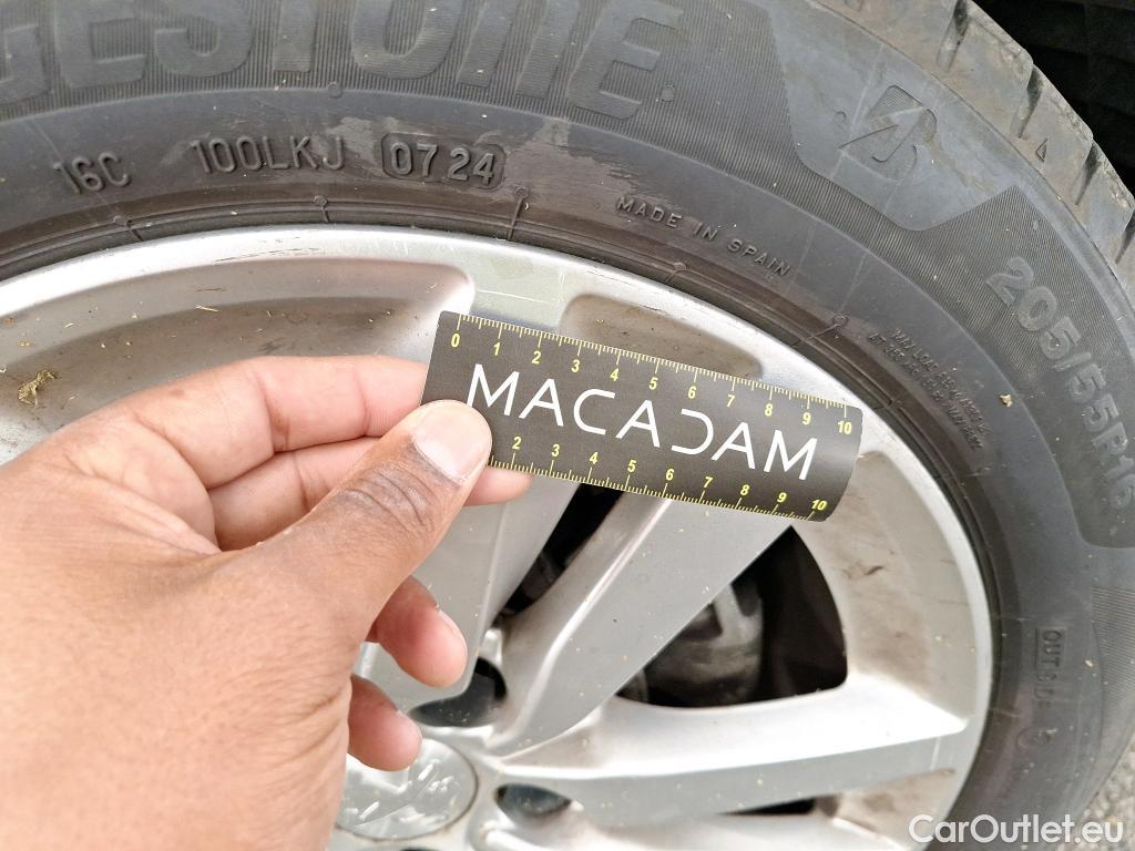  Peugeot  308 PEUGEOT  / 2017 / 5P / Berline Puretech 110 S&S Active Business #43