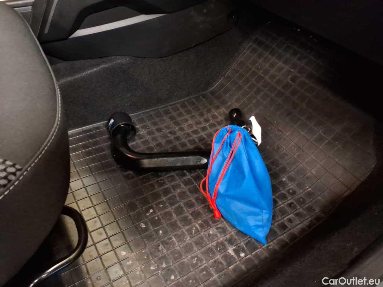  Dacia  Duster TCe 150 4WD Journey Manual Petrol  22 #15