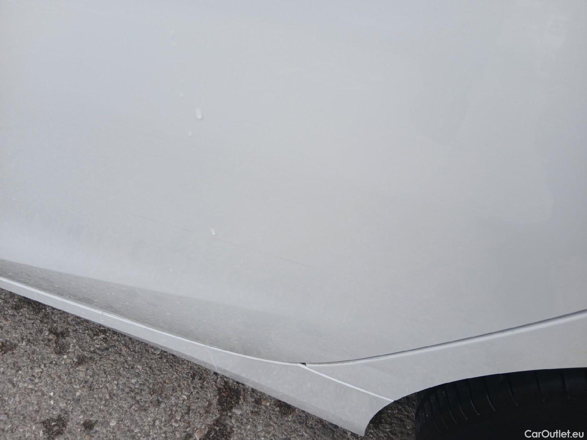  Bmw  Serie 1 BMW  / 2019 / 5P / berlina con portón 116d #3