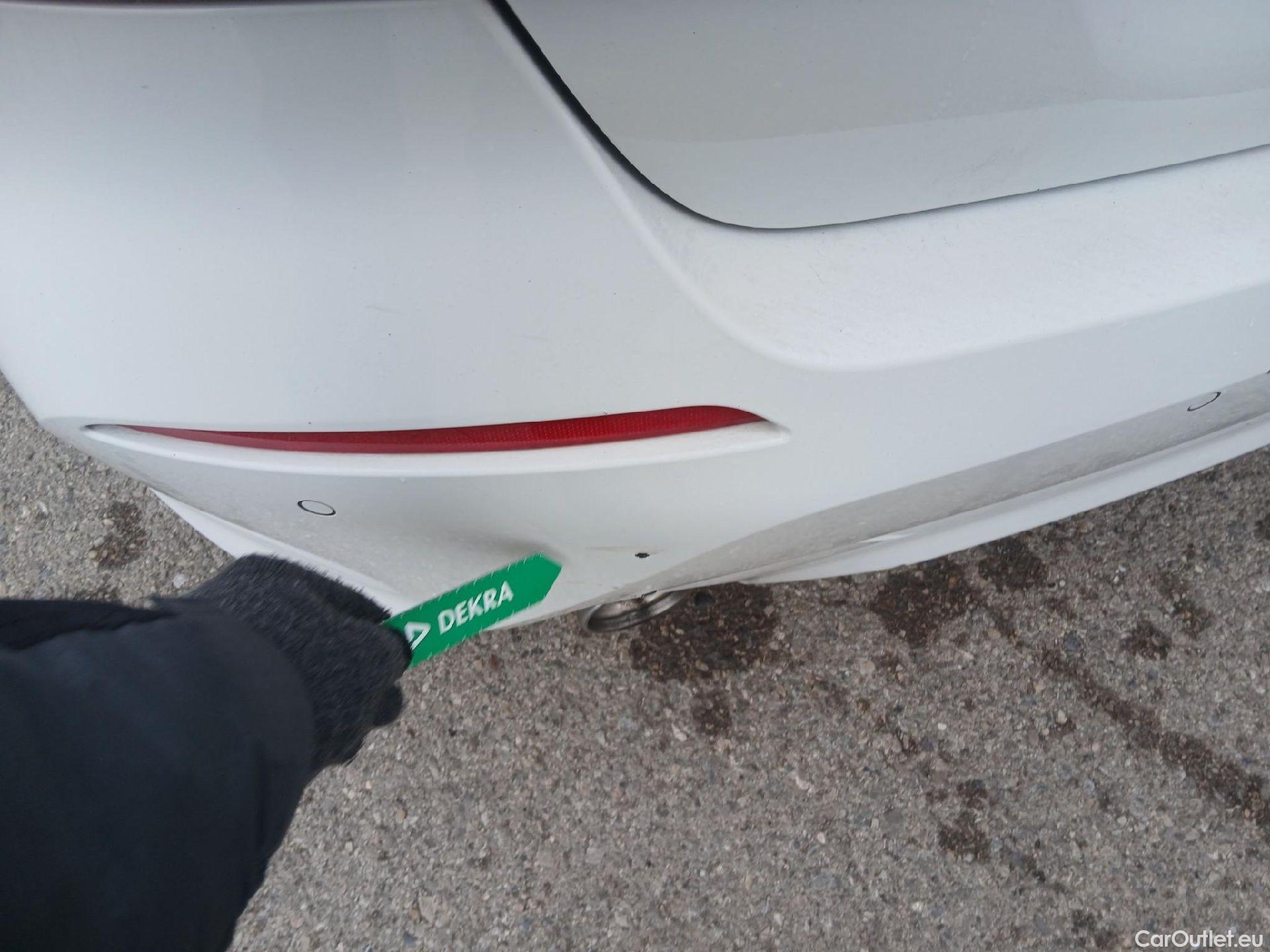  Bmw  Serie 1 BMW  / 2019 / 5P / berlina con portón 116d #7