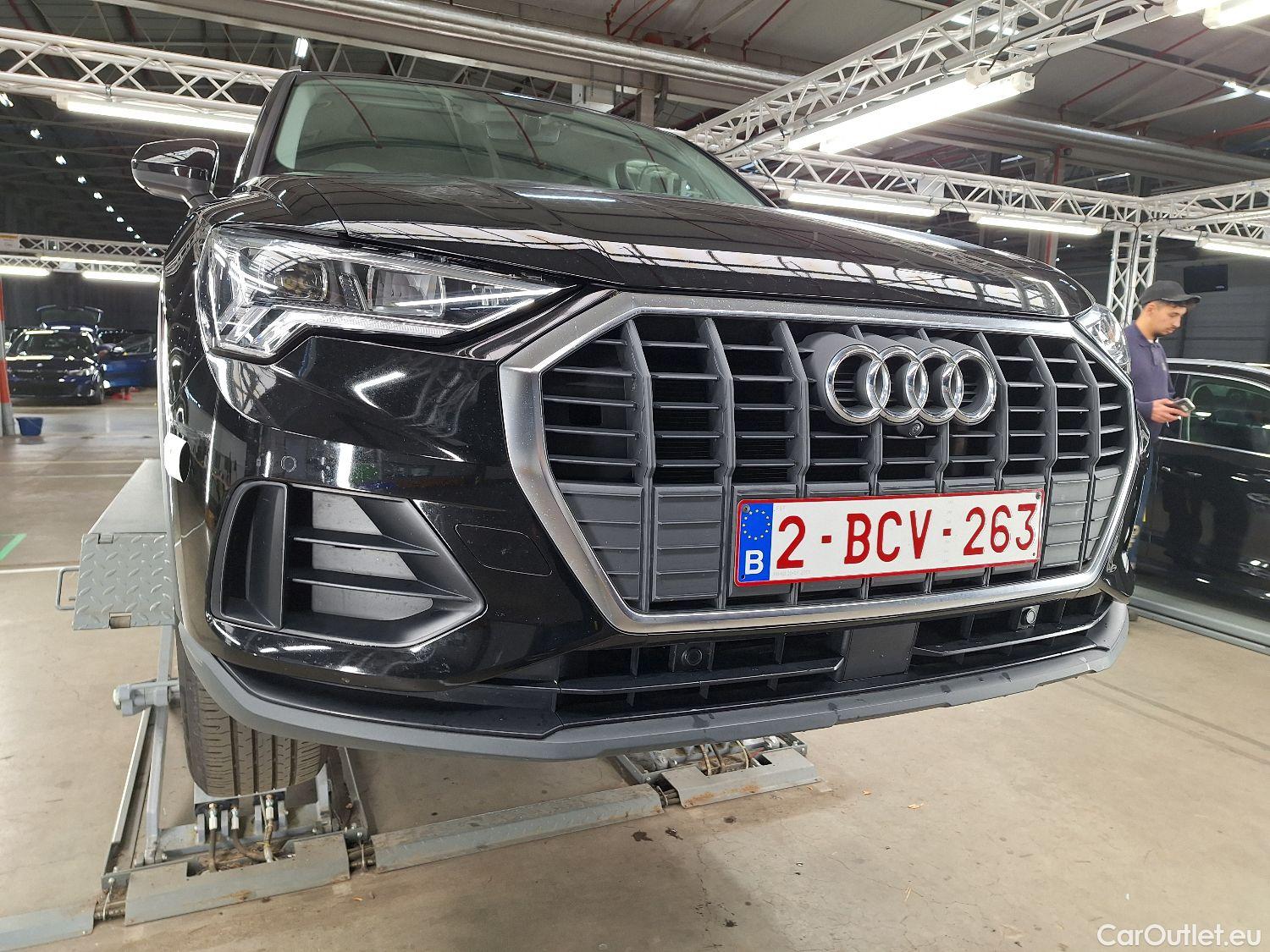  Audi  Q3 Audi,  '18 PHEV, Audi  45 TFSI e S tronic 5d #15