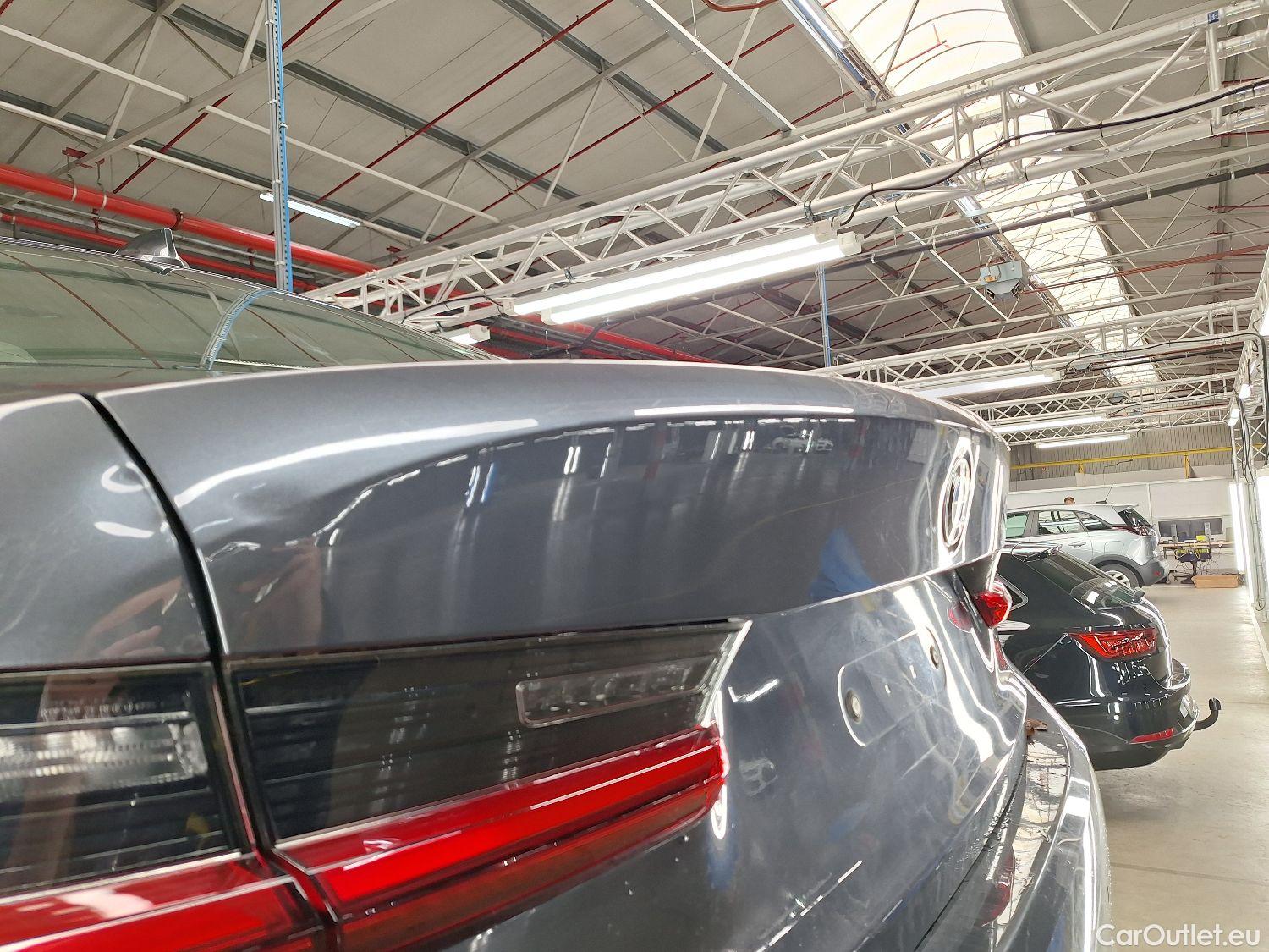  Bmw  Serie 3 BMW, 3-serie '18, BMW 3 Reeks Berline 318iA (115 kW) 4d #40