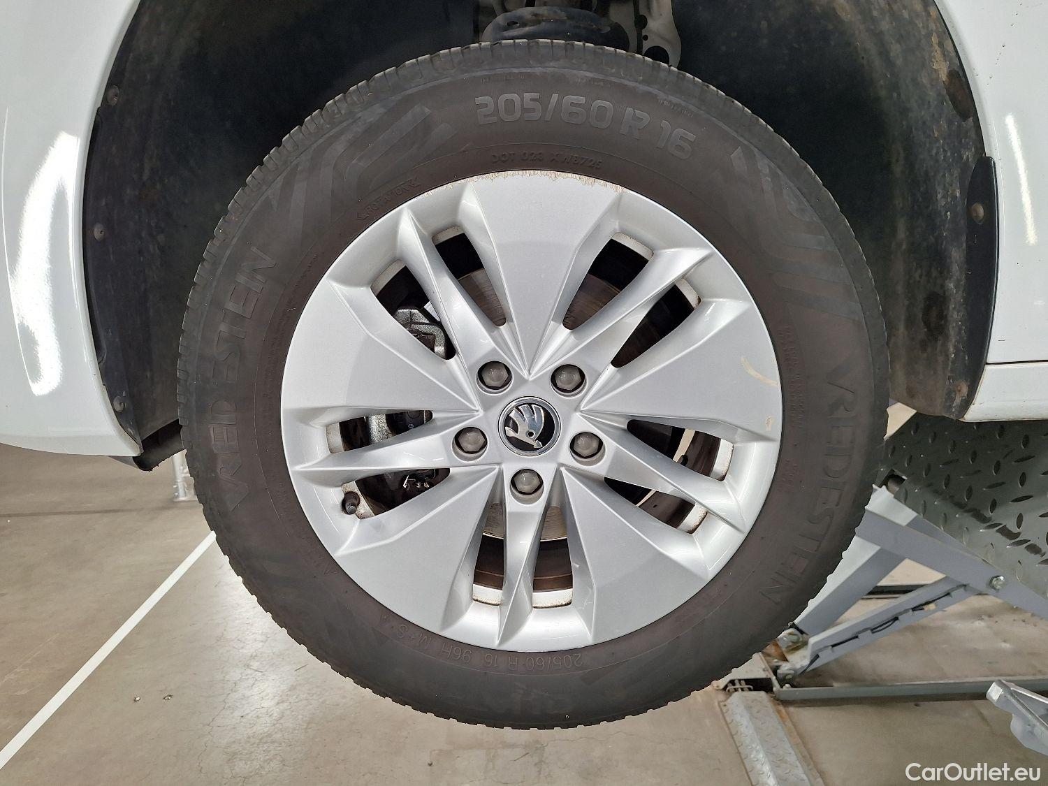  Skoda  Octavia Skoda,  Combi '20, Skoda  Combi 2.0 CRTDI 85kW Ambition 5d #9