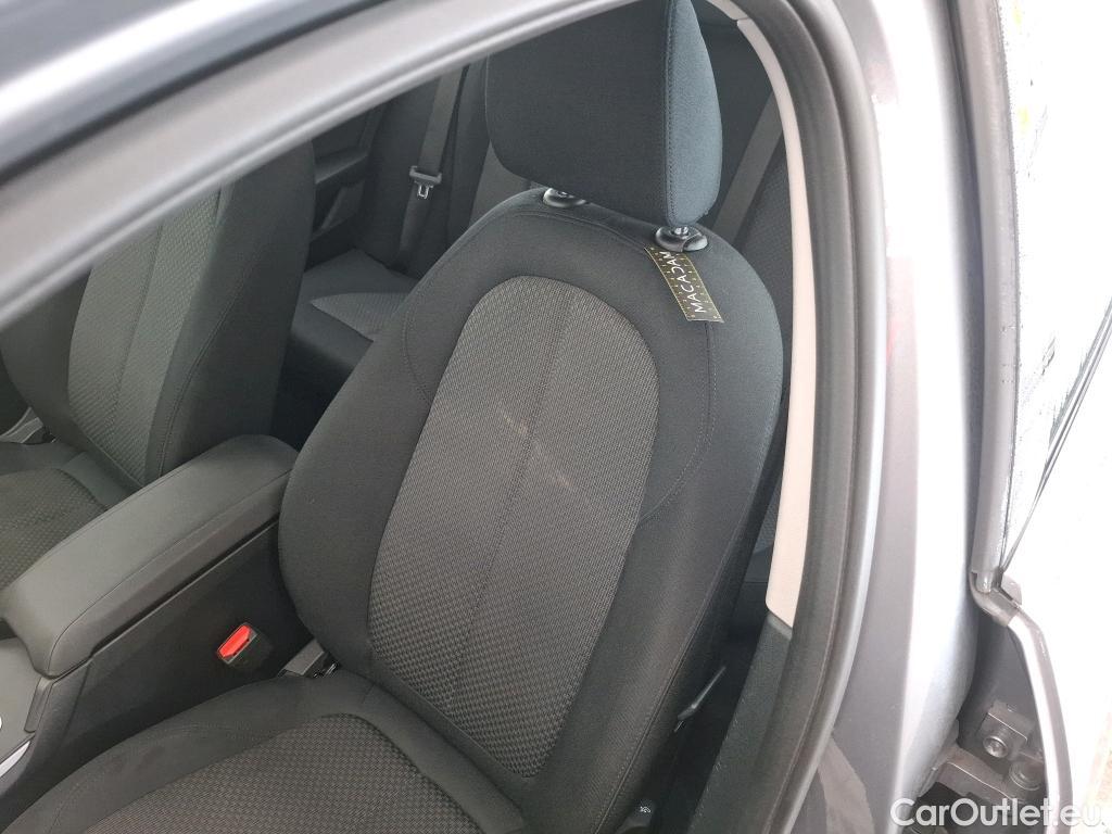  Bmw  Serie 1 BMW Série 1 / 2019 / 5P / Berline 116i DKG7 Business Design #16