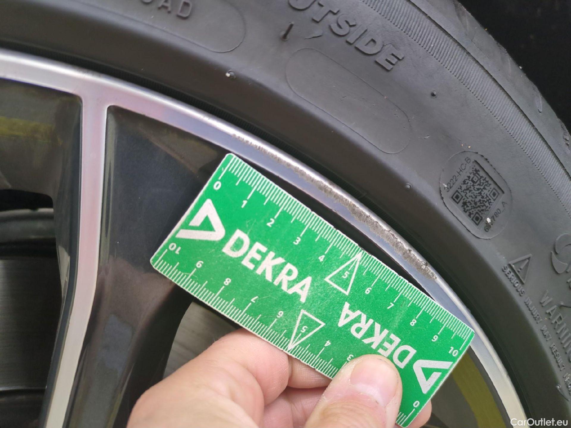  Bmw  Serie 1 Série 1 Berline 118 i Edition Sport 1.5 135CV BVA7 E6d #2