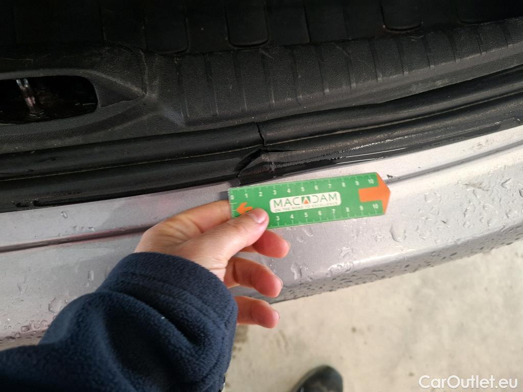  Peugeot  208  Affaire Premium 1.5 HDi 100CV BVM5 E6dT #15