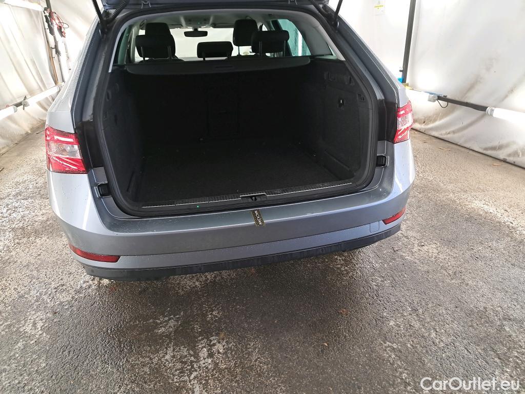  Skoda  Superb  Break Business 2.0 TDI 120CV BVA7 E6d #4