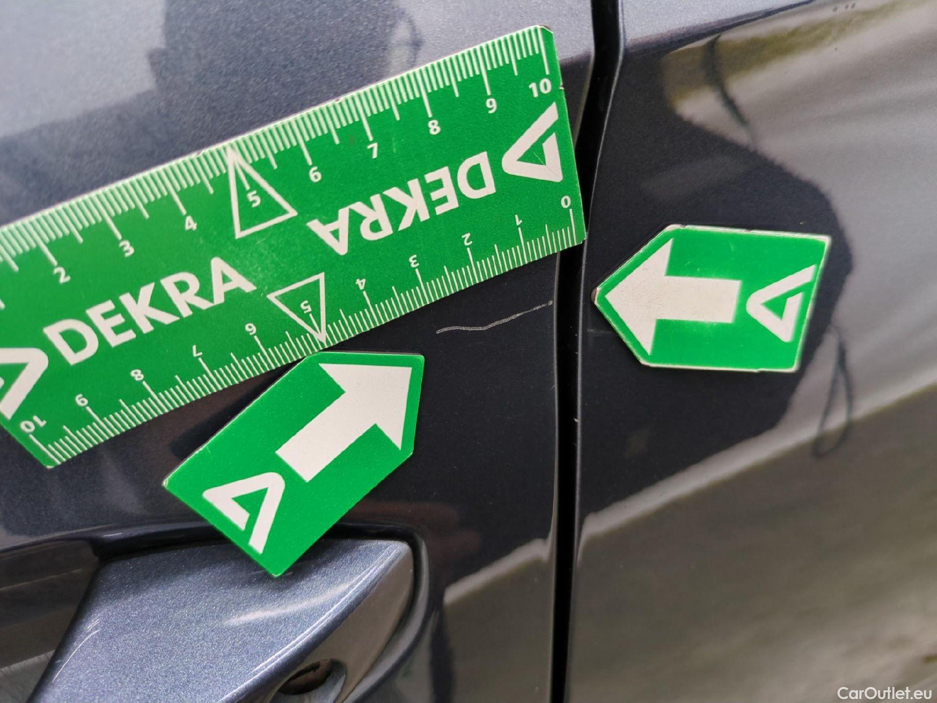  Seat  Leon SEAT  / 2020 / 5P / Berline 1.0 eTSI 110 DSG S&S Style Business #22