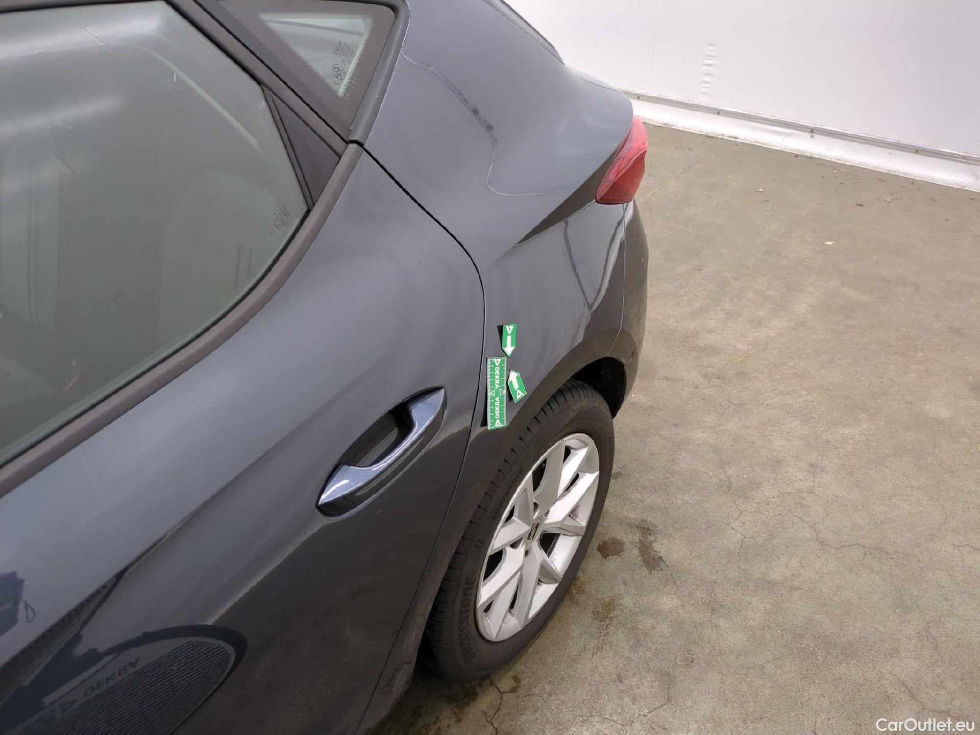  Seat  Leon SEAT  / 2020 / 5P / Berline 1.0 eTSI 110 DSG S&S Style Business #29