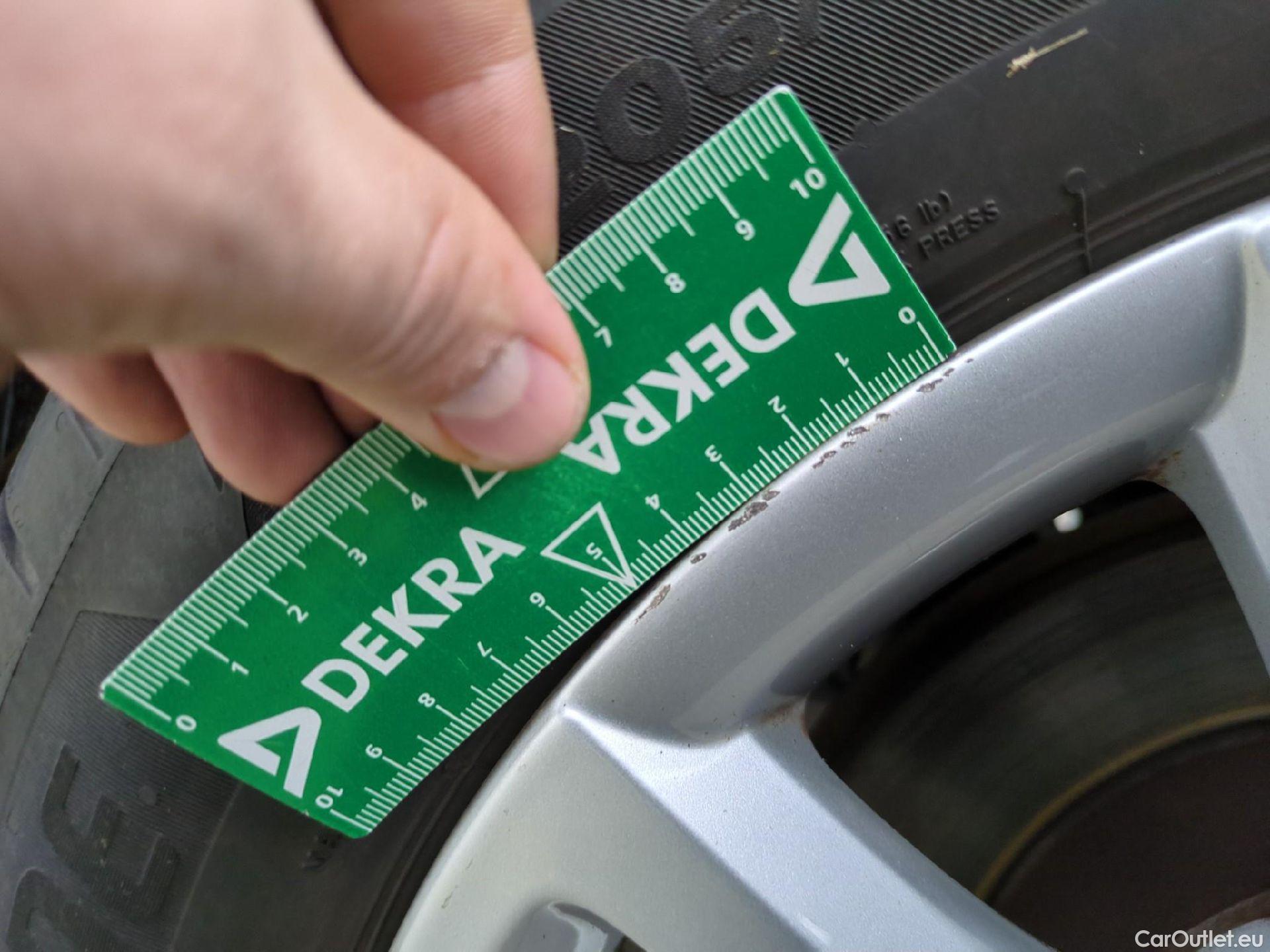  Seat  Leon SEAT  / 2020 / 5P / Berline 1.0 eTSI 110 DSG S&S Style Business #19