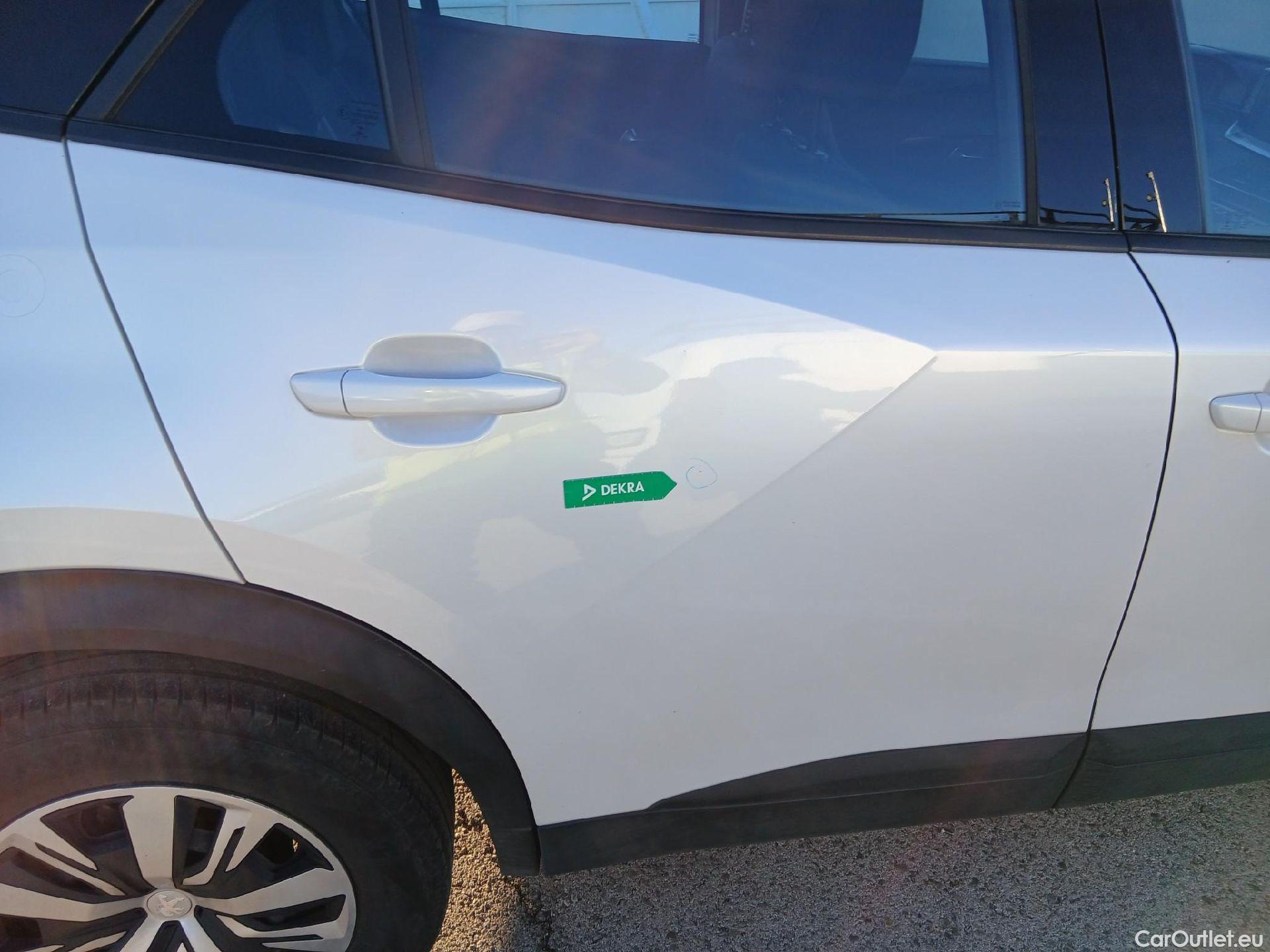  Peugeot  2008 PEUGEOT  / 2019 / 5P / todoterreno Active Pack Puretech 100 S&S BVM6 #30