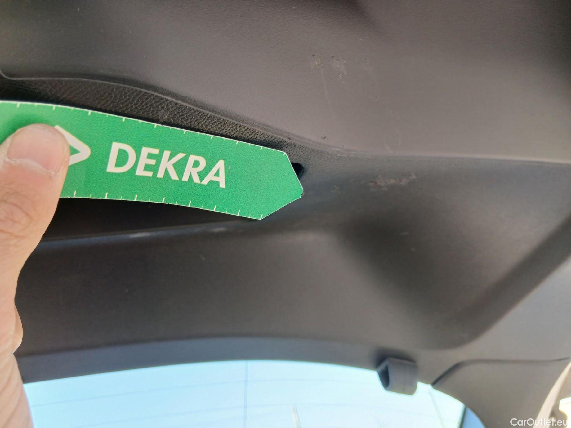  Peugeot  2008 PEUGEOT  / 2019 / 5P / todoterreno Active Pack Puretech 100 S&S BVM6 #27