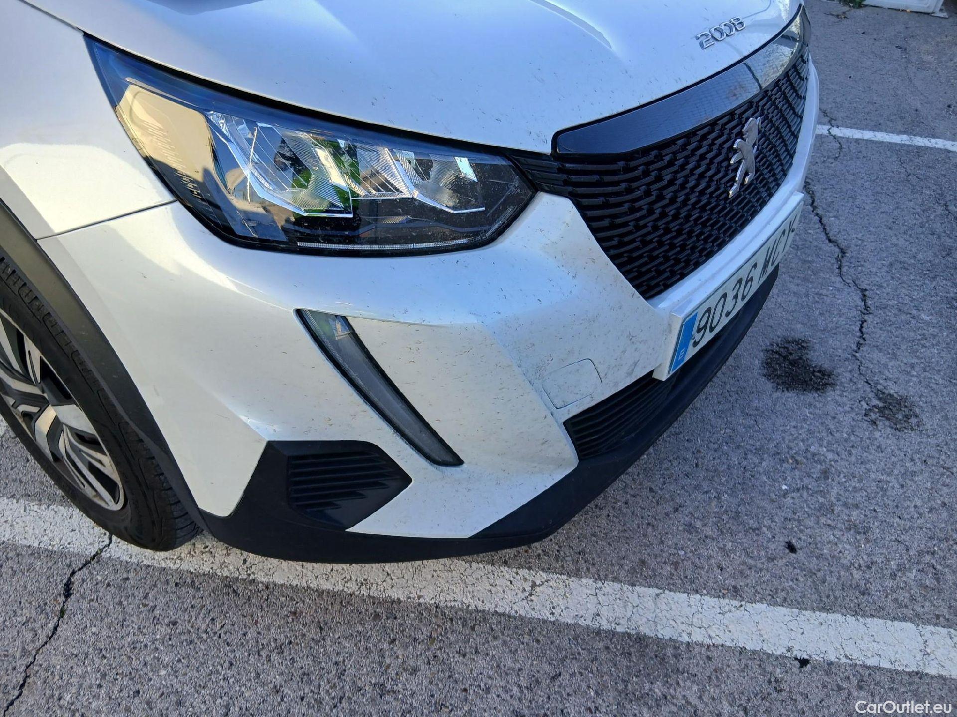  Peugeot  2008 PEUGEOT  / 2019 / 5P / todoterreno Active Pack Puretech 100 S&S BVM6 #3