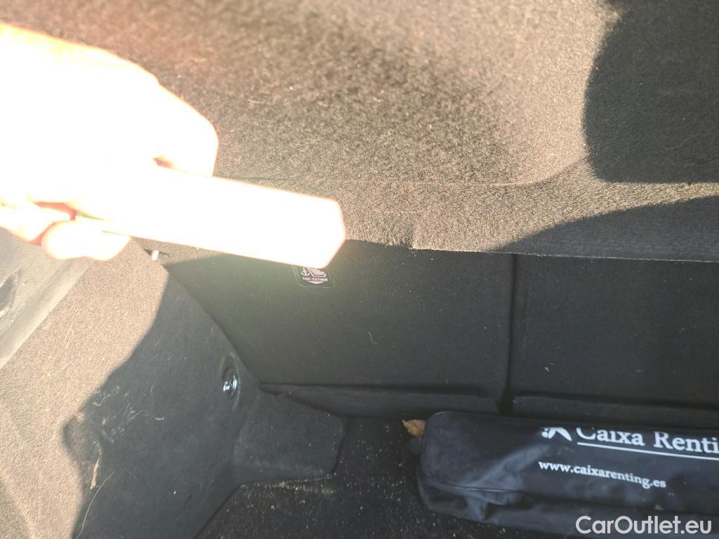  Toyota  C-HR TOYOTA  / 2016 / 5P / todoterreno 1.8 125H Advance (CX) #3