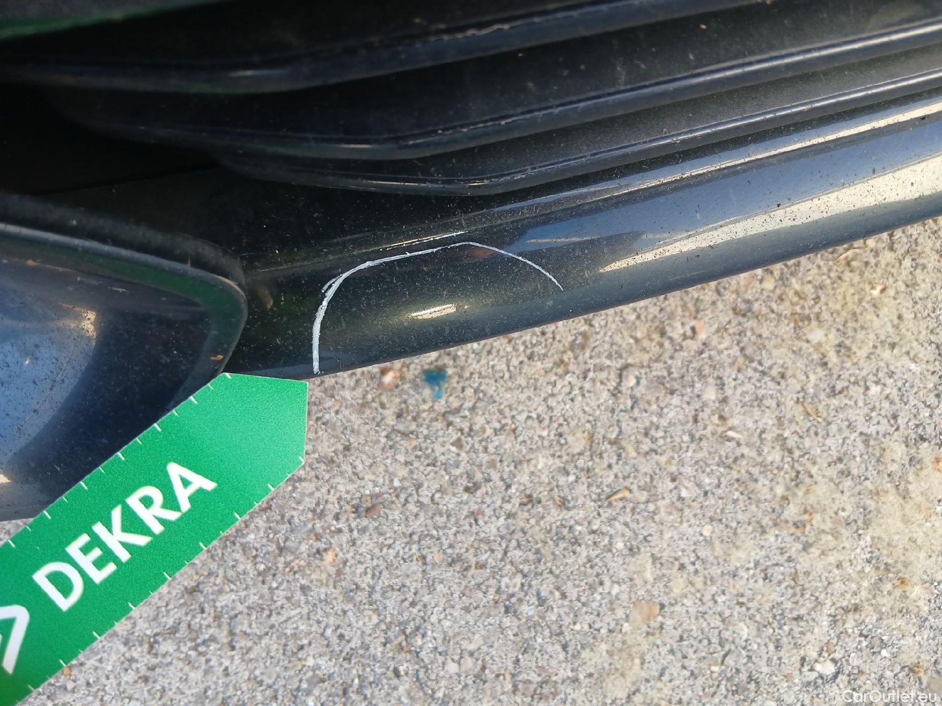  Bmw  Serie 3 BMW  / 2018 / 4P / sedán 318d Auto. #9