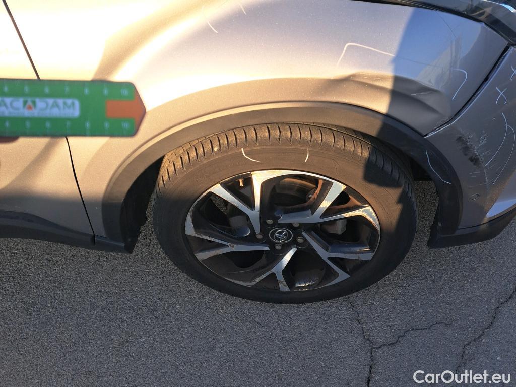  Toyota  C-HR TOYOTA  / 2016 / 5P / todoterreno 1.8 125H Advance (CX) #105