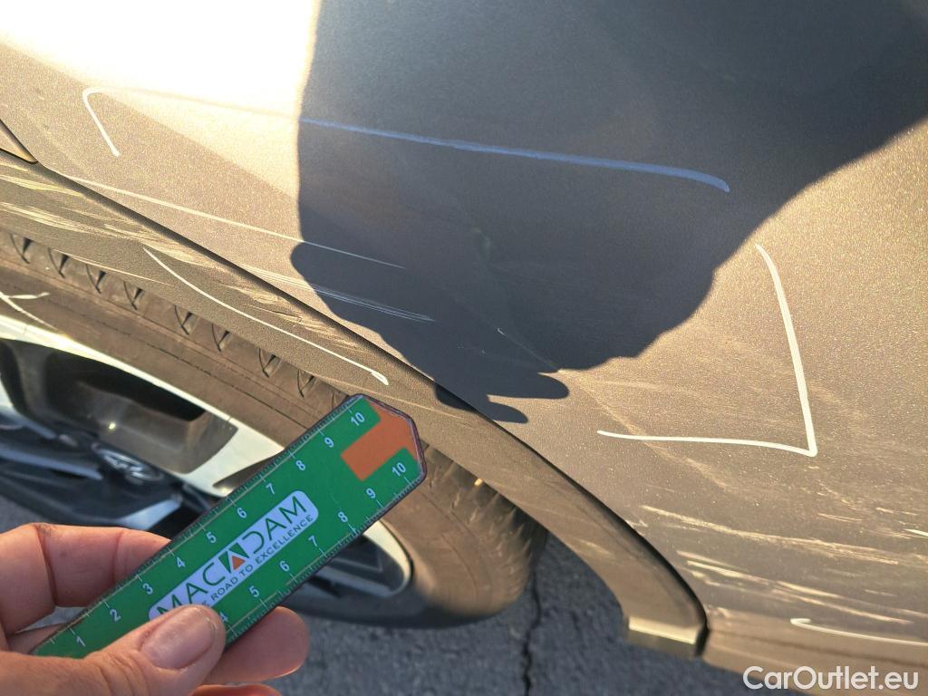  Toyota  C-HR TOYOTA  / 2016 / 5P / todoterreno 1.8 125H Advance (CX) #35