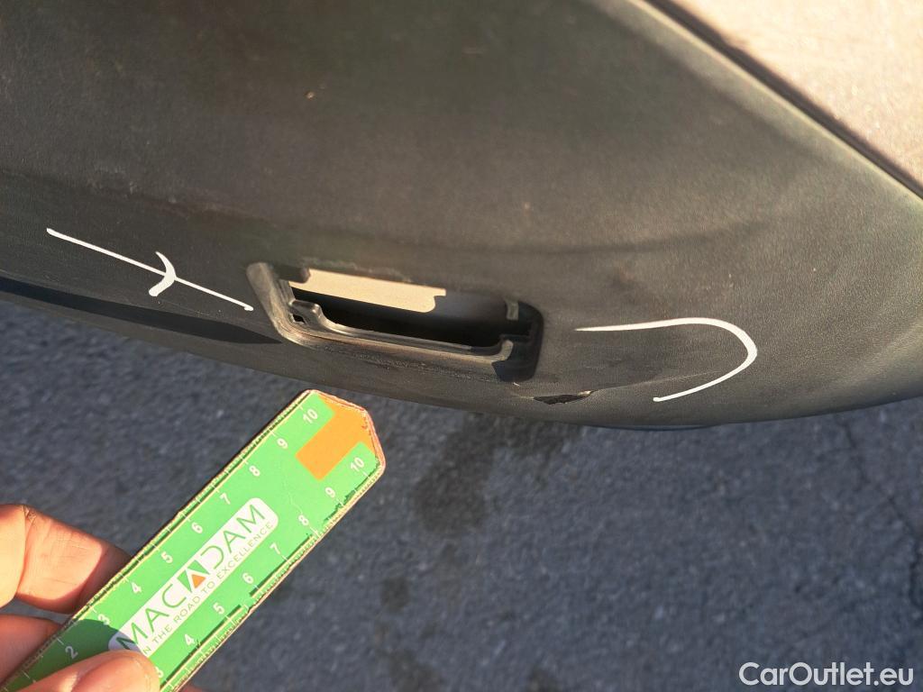  Toyota  C-HR TOYOTA  / 2016 / 5P / todoterreno 1.8 125H Advance (CX) #86