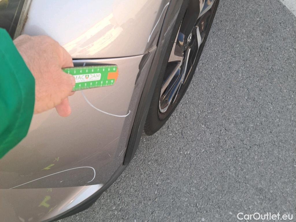  Toyota  C-HR TOYOTA  / 2016 / 5P / todoterreno 1.8 125H Advance (CX) #10