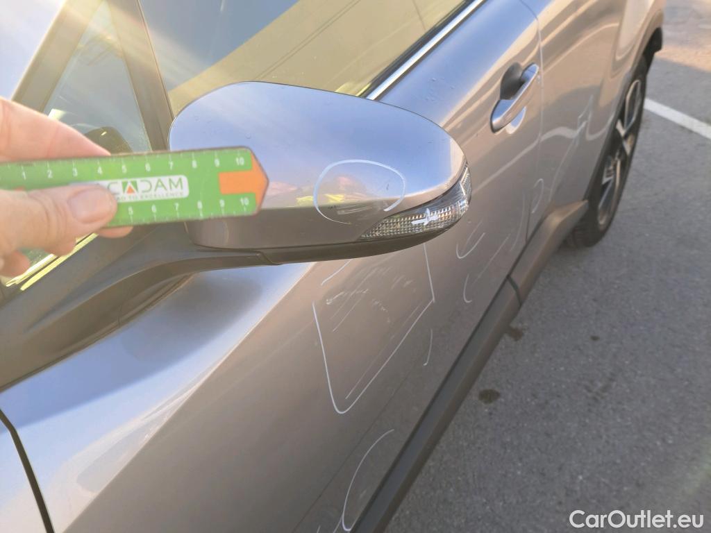  Toyota  C-HR TOYOTA  / 2016 / 5P / todoterreno 1.8 125H Advance (CX) #75