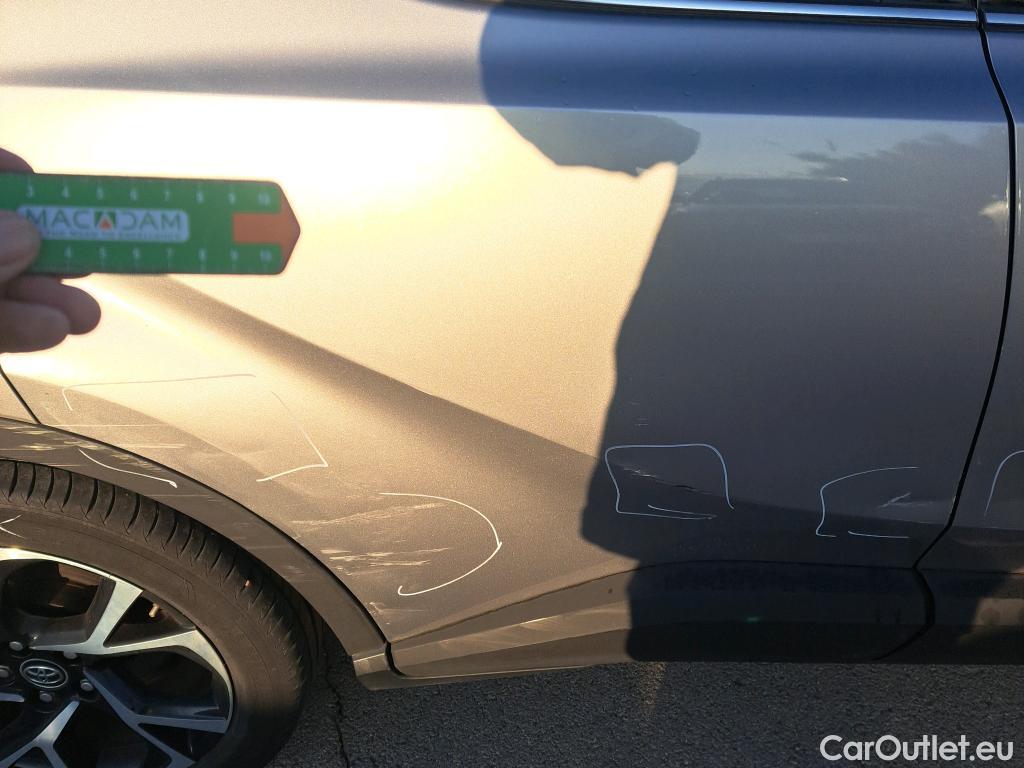  Toyota  C-HR TOYOTA  / 2016 / 5P / todoterreno 1.8 125H Advance (CX) #34