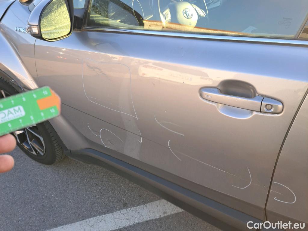  Toyota  C-HR TOYOTA  / 2016 / 5P / todoterreno 1.8 125H Advance (CX) #30