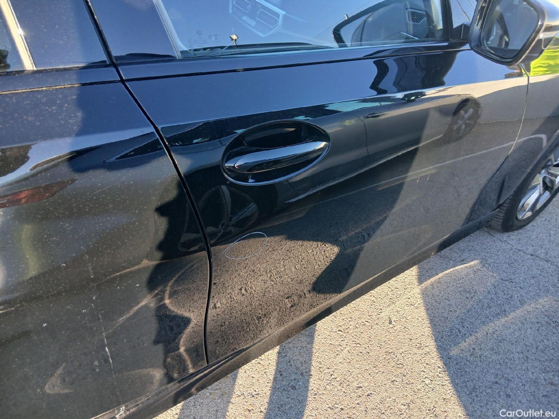  Bmw  Serie 3 BMW  / 2018 / 4P / sedán 318d Auto. #25