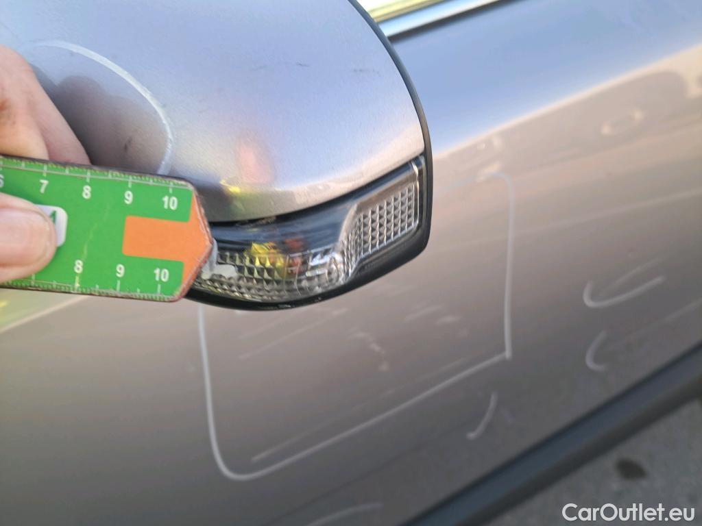  Toyota  C-HR TOYOTA  / 2016 / 5P / todoterreno 1.8 125H Advance (CX) #76