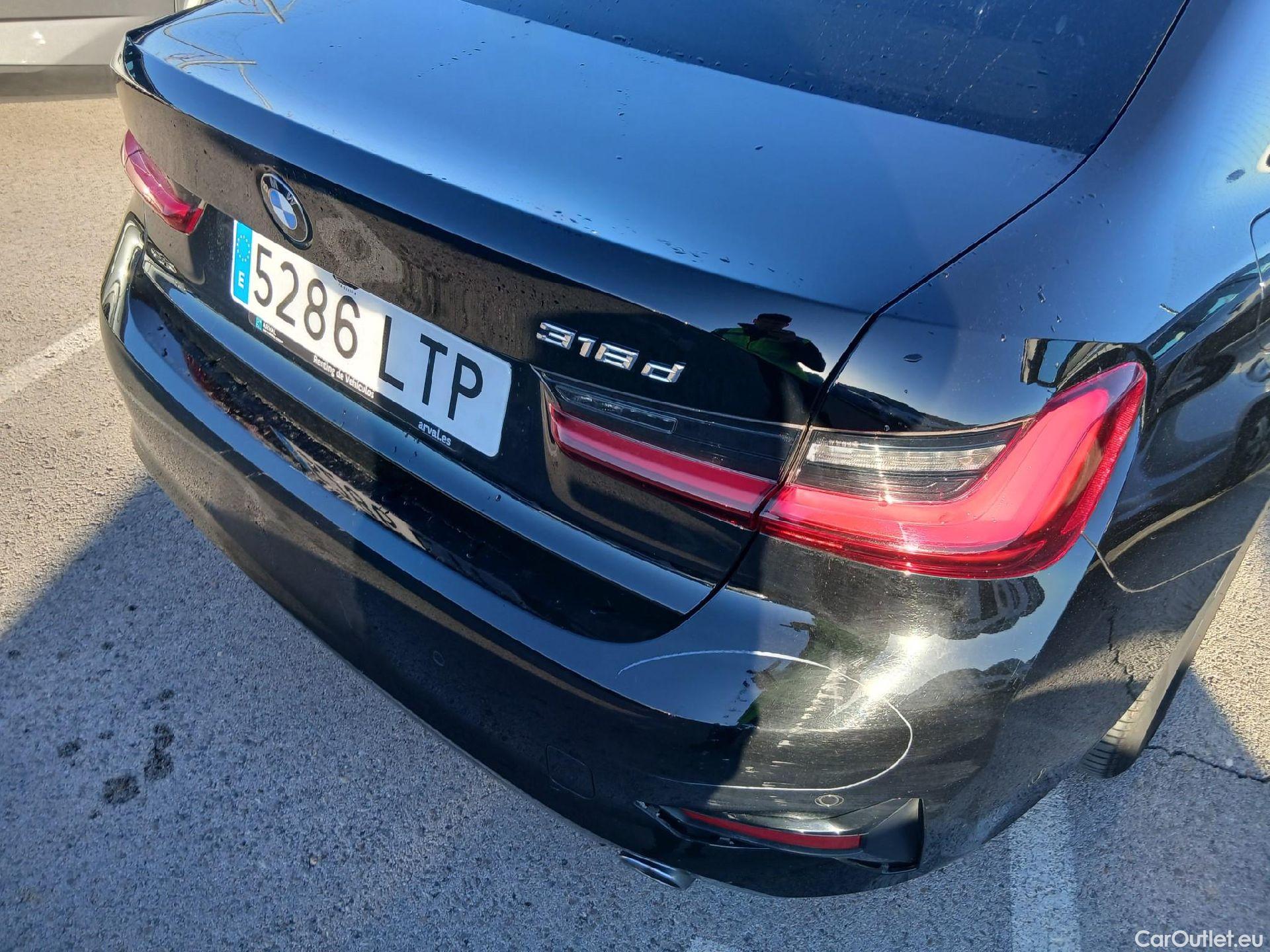  Bmw  Serie 3 BMW  / 2018 / 4P / sedán 318d Auto. #21