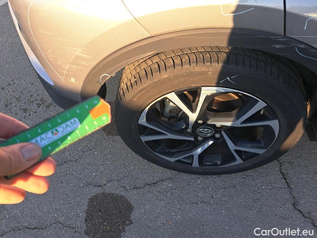  Toyota  C-HR TOYOTA  / 2016 / 5P / todoterreno 1.8 125H Advance (CX) #20