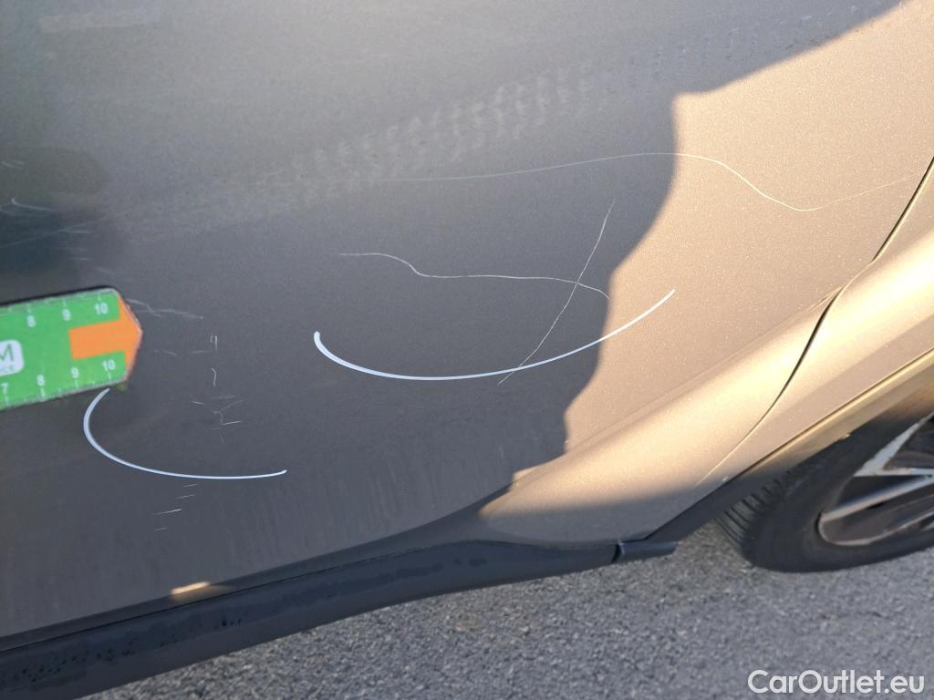  Toyota  C-HR TOYOTA  / 2016 / 5P / todoterreno 1.8 125H Advance (CX) #17