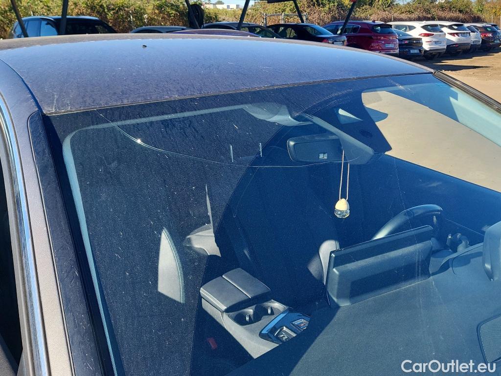  Peugeot  3008 PEUGEOT  Hybrid / 2020 / 5P / todoterreno 225 e-EAT8 Allure #1