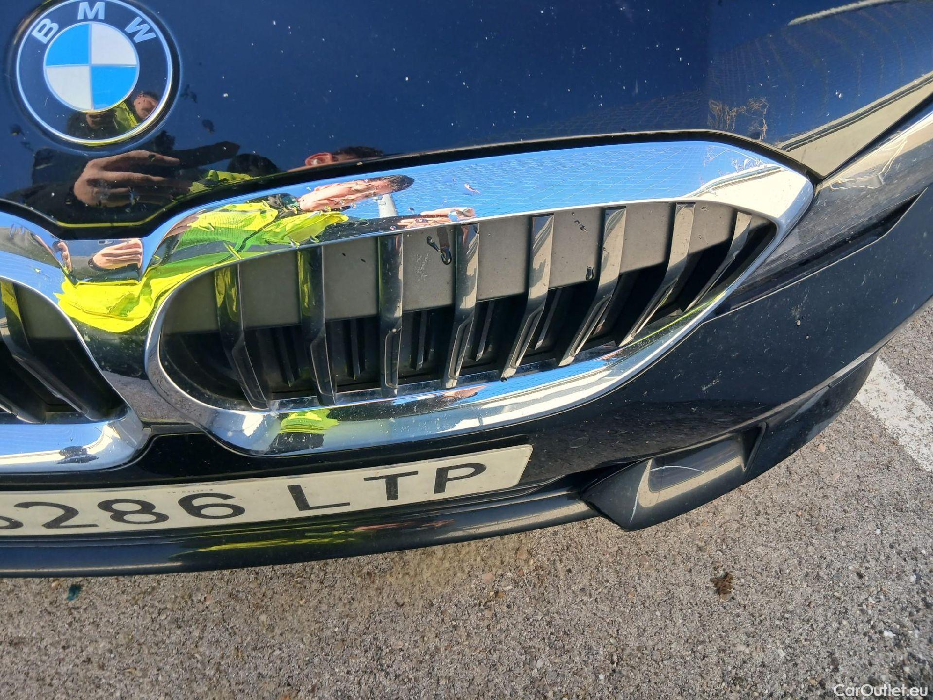  Bmw  Serie 3 BMW  / 2018 / 4P / sedán 318d Auto. #11